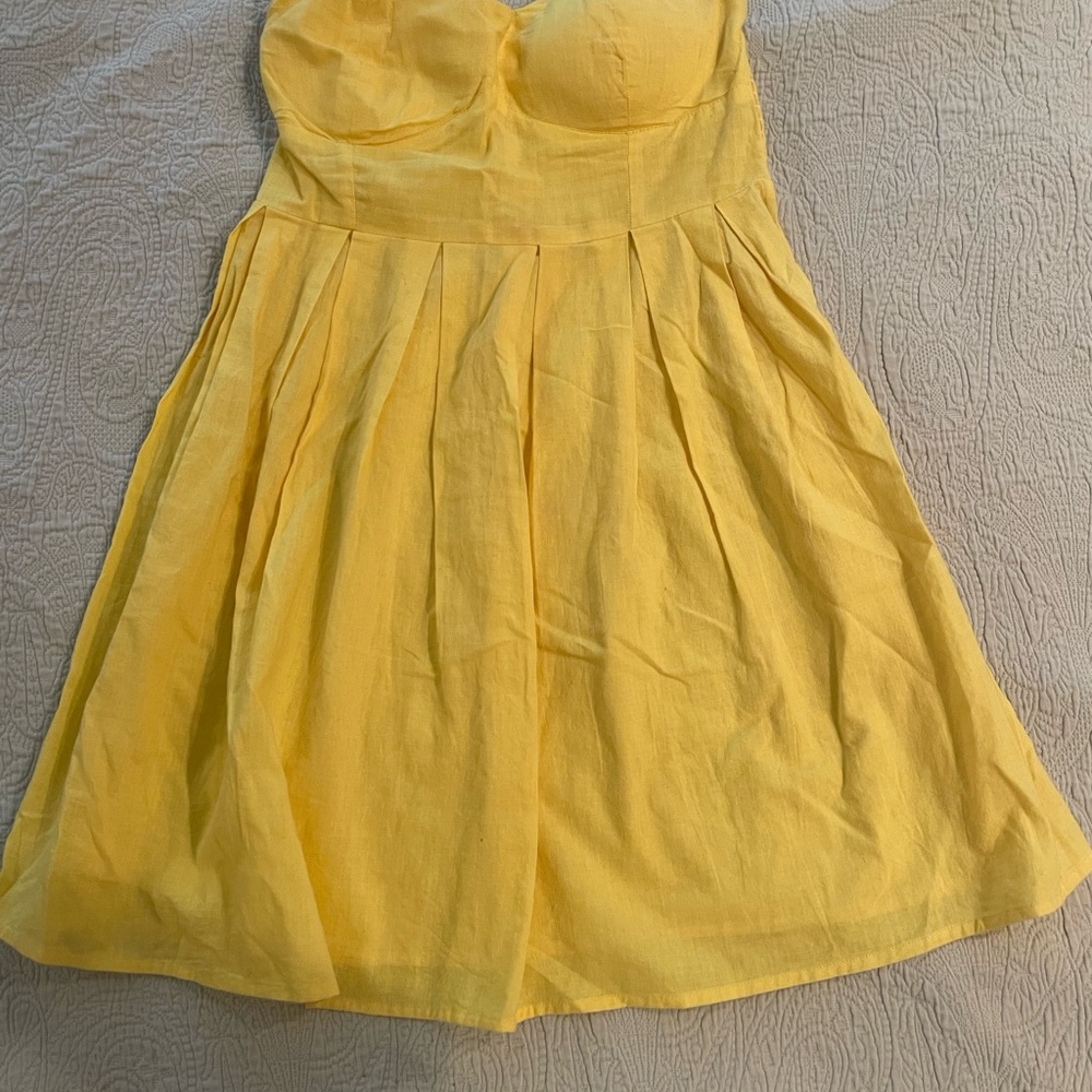 Derek Heart Yellow Smocked Top